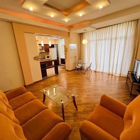 Four Seasons Apartment By Baku Housing מראה חיצוני תמונה