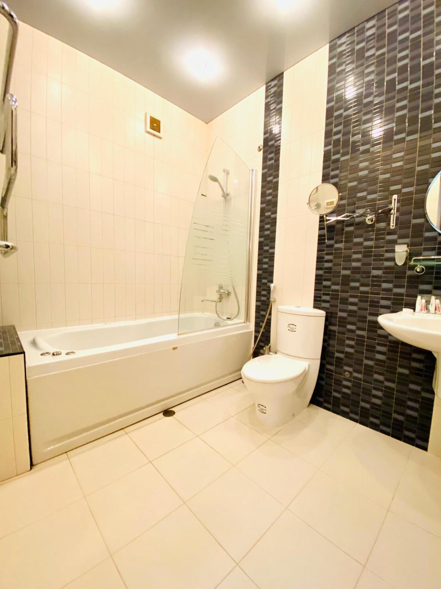 Four Seasons Apartment By Baku Housing מראה חיצוני תמונה